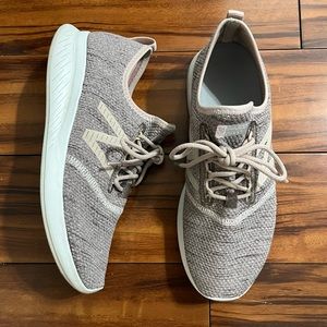 NEW BALANCE FUELCORE COAST V4 RUNNING SHOE WOMEN SZ 10